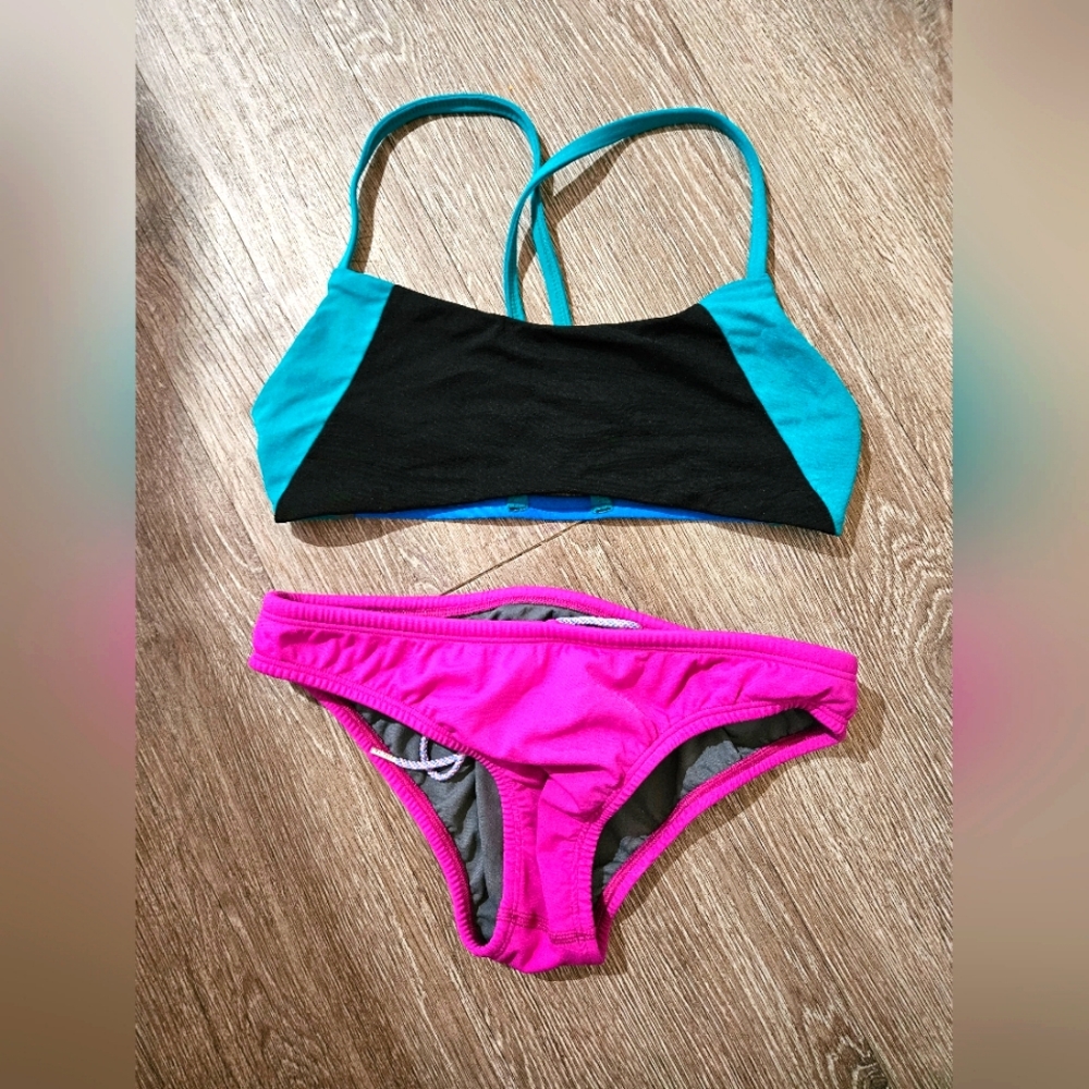 JOLYN training 2 piece bathing suit size M, like new!